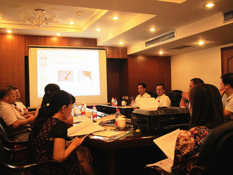 我司主持课题“由甘蔗渣制备高吸水树脂的研究”顺利通过验收